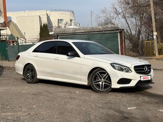 2015 Mercedes-Benz E-Класс 200 IV (W212, S212, C207) Рестайлинг, белый, 1630000 рублей, вид 2