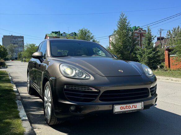 2010 Porsche Cayenne II (958), коричневый, 1900000 рублей - вид 1