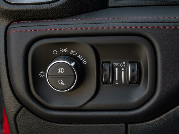 2022 Ram 1500 Crew Cab TRX V, красный - вид 19