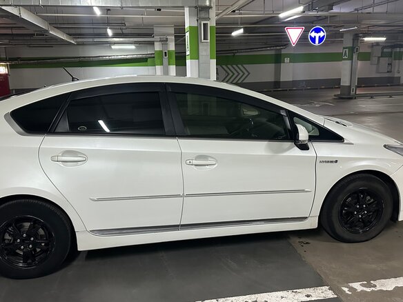 2012 Toyota Prius III Рестайлинг (XW30), белый, 1320000 рублей - вид 2