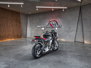 2026 Aprilia Tuono 660, чёрный, 1800000 рублей, вид 4