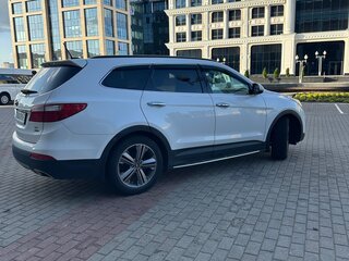2013 Hyundai Santa Fe Grand III, белый, 1400000 рублей, вид 3