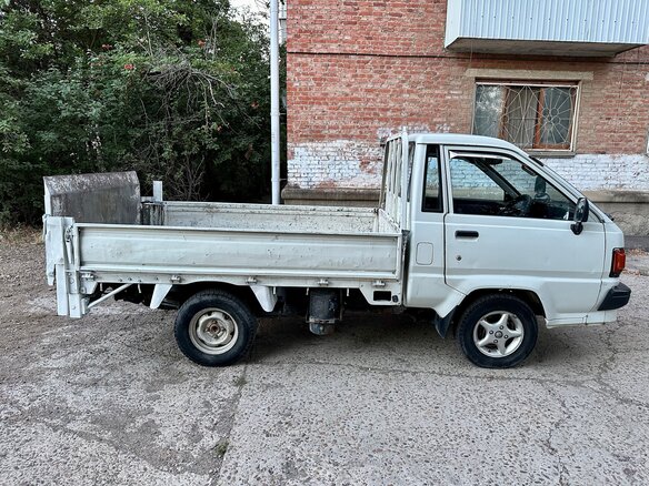 1995 Toyota LiteAce, белый, 630000 рублей - вид 7