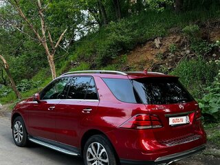 2017 Mercedes-Benz GLE 300 I (W166), красный, 4900000 рублей, вид 3