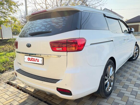 2018 Kia Carnival III, белый, 2790000 рублей - вид 5
