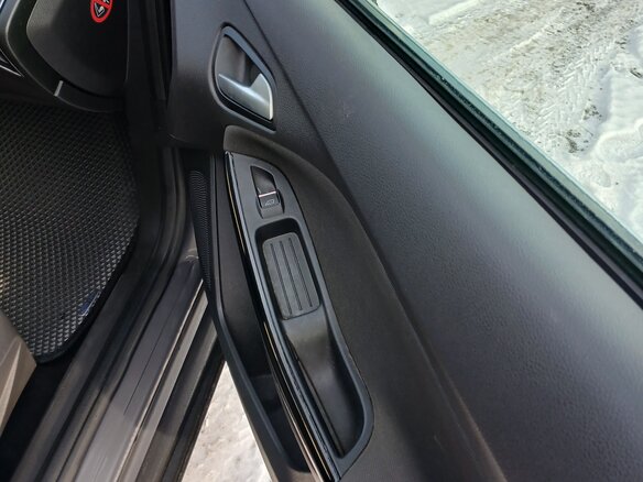 2011 Ford Focus III, коричневый, 1000000 рублей - вид 9