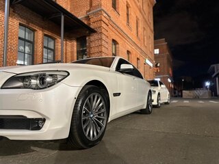 2011 BMW 7 серии Long 750Li xDrive V (F01/F02/F04), белый, 2790000 рублей, вид 2