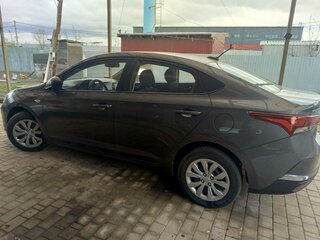 2021 Hyundai Solaris II Рестайлинг, серый, 2000000 рублей, вид 3