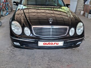 2004 Mercedes-Benz E-Класс 320 III (W211, S211), чёрный, 1350000 рублей, вид 1