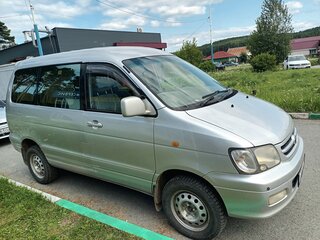 1999 Toyota Town Ace Noah III, серебристый, 700000 рублей, вид 4