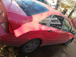 2004 Ford Focus I (North America), красный, 400000 рублей, вид 5