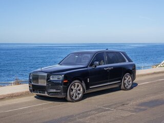 2021 Rolls-Royce Cullinan I (Series I), чёрный, 26500000 рублей, вид 1