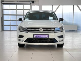 2017 Volkswagen Tiguan II, белый, 2410000 рублей, вид 2