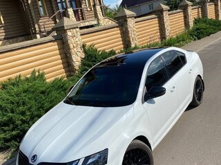 2018 Skoda Octavia III (A7) Рестайлинг, белый, 1390000 рублей, вид 5