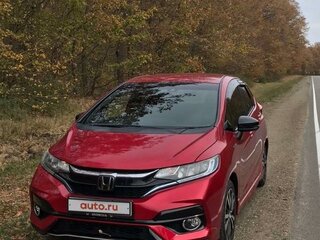 2018 Honda Fit III Рестайлинг, красный, 1495000 рублей, вид 2