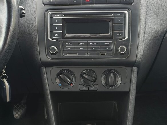 2013 Volkswagen Polo V, белый, 850000 рублей - вид 9