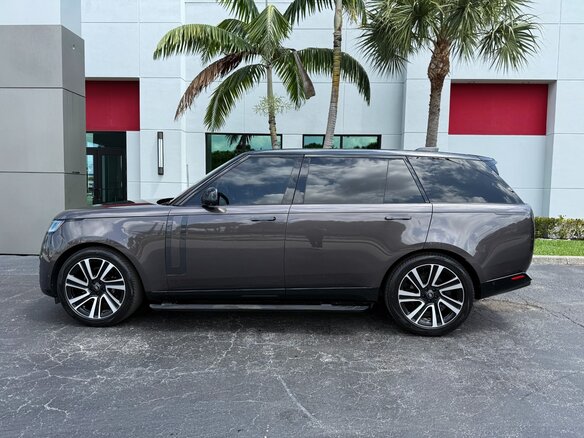 2022 Land Rover Range Rover P400 MHEV V, серый, 16463519 рублей - вид 9