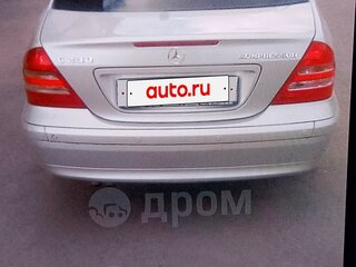 2004 Mercedes-Benz C-Класс 230 II (W203) Рестайлинг, серебристый, 650000 рублей, вид 1