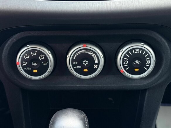 2011 Mitsubishi Lancer X Рестайлинг, зелёный, 644000 рублей - вид 18