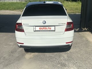 2018 Skoda Octavia III (A7) Рестайлинг, белый, 1500000 рублей, вид 4