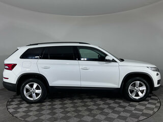 2019 Skoda Kodiaq I, белый, 2245000 рублей, вид 4