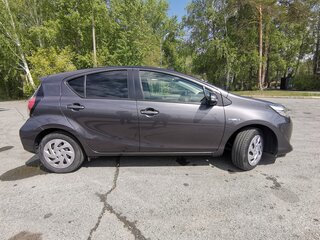 2019 Toyota Aqua I Рестайлинг 2, серый, 1450000 рублей, вид 2