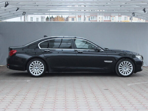 2011 BMW 7 серии Long 760Li V (F01/F02/F04), чёрный, 2600000 рублей - вид 2