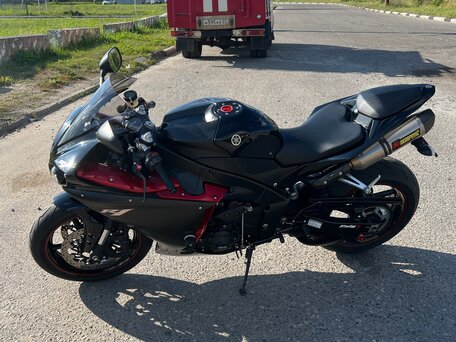 2010 Yamaha YZF-R1, чёрный, 1100000 рублей, вид 4