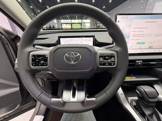 2026 Toyota RAV4 VI (XA60), серый, 4410123 рублей, вид 3