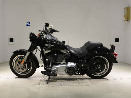 2016 Harley-Davidson Fat Boy, чёрный, 1092555 рублей, вид 2