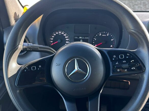 2019 Mercedes-Benz Sprinter, синий, 7000000 рублей - вид 7
