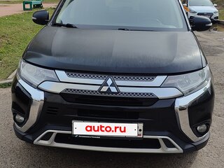2019 Mitsubishi Outlander III Рестайлинг 3, чёрный, 1790000 рублей, вид 3