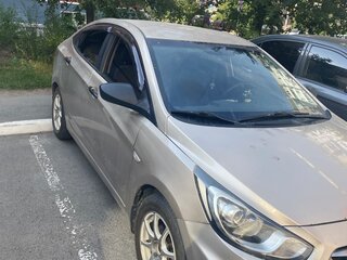 2011 Hyundai Solaris I, бежевый, 620000 рублей, вид 1