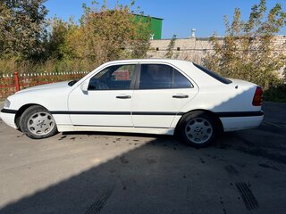 1993 Mercedes-Benz C-Класс 220 I (W202), белый, 600000 рублей, вид 4