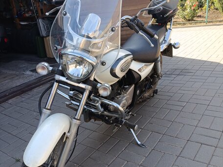 2019 Bajaj Avenger, белый, 180000 рублей, вид 1