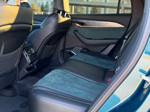 2023 Geely Monjaro (Xingyue L) I, зелёный, 2750000 рублей - вид 13