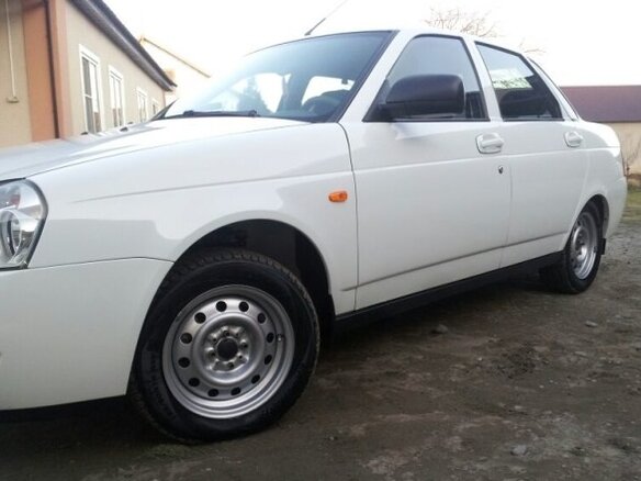 2013 Lada (ВАЗ) Priora I Рестайлинг, белый - вид 2