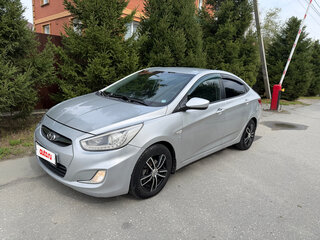 2013 Hyundai Solaris I, серебристый, 660000 рублей, вид 1