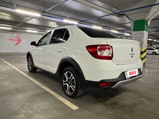 2022 Renault Logan Stepway II Рестайлинг, белый, 1375000 рублей, вид 2
