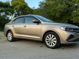2021 Volkswagen Polo VI, бежевый, 2050000 рублей, вид 3
