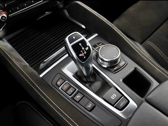 2017 BMW X6 30d II (F16), белый, 4390900 рублей - вид 10