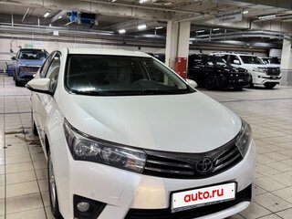 2013 Toyota Corolla XI (E160, E170, E180), белый, 1550000 рублей, вид 1