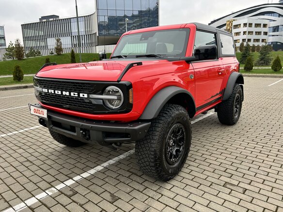 2021 Ford Bronco VI, красный