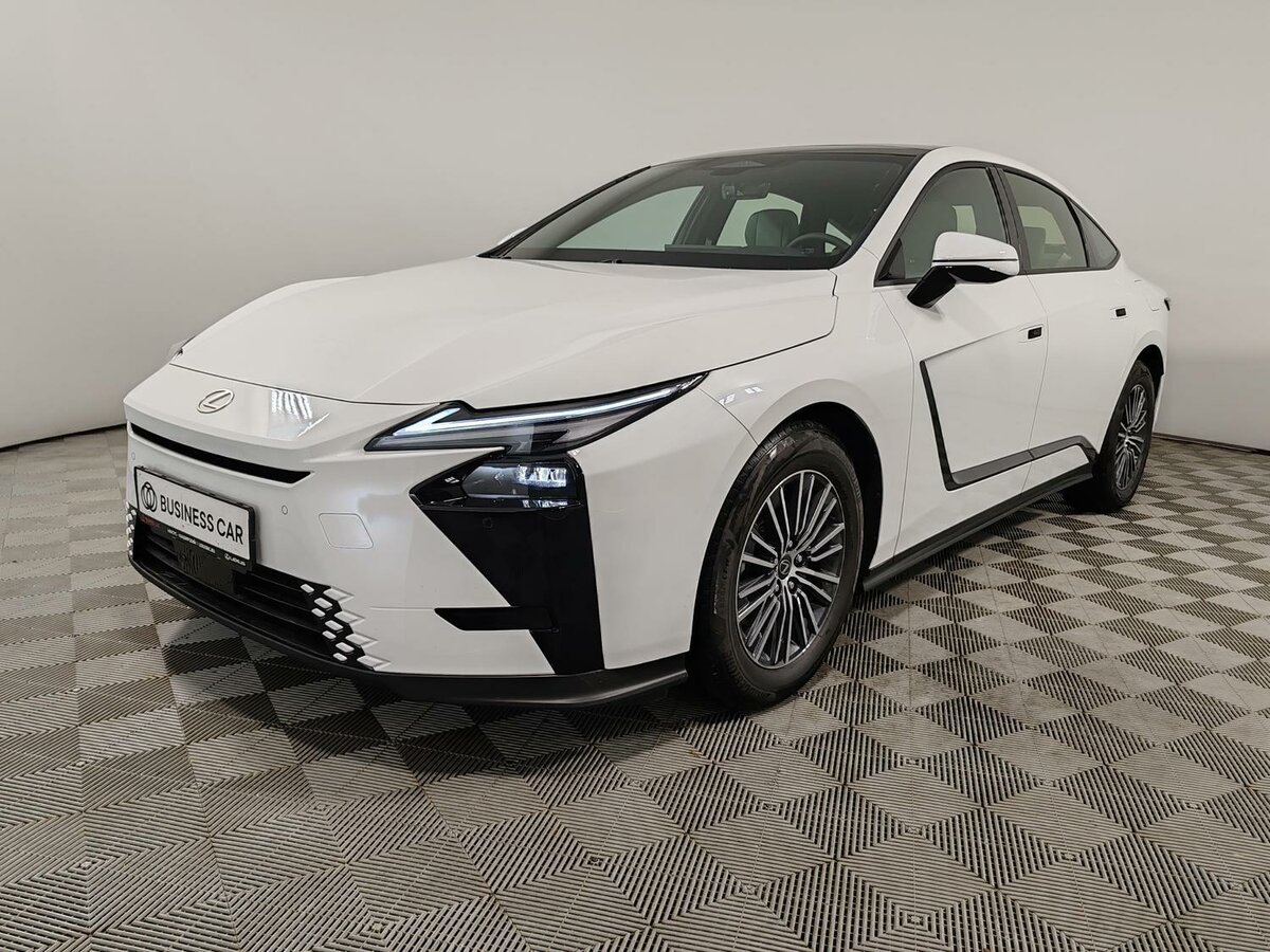 Открыть фотографии: Lexus ES VIII