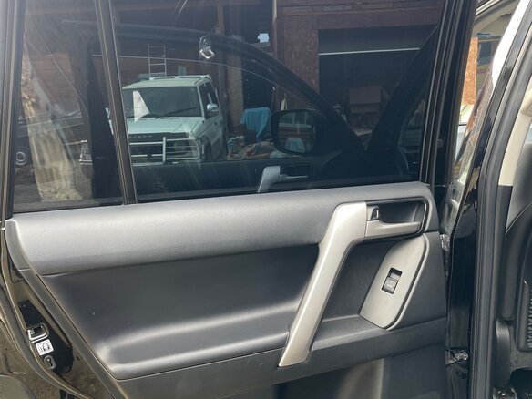 2020 Toyota Land Cruiser Prado 150 Series Рестайлинг 2, чёрный, 5150000 рублей - вид 9