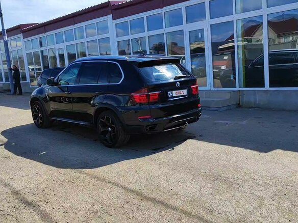 2010 BMW X5 30d II (E70) Рестайлинг, чёрный, 2449999 рублей - вид 3