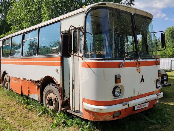 1995 ЛАЗ 695, белый, 150000 рублей