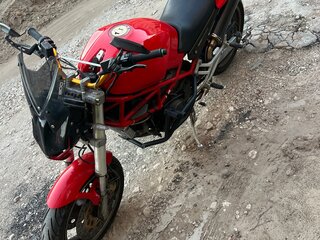 Ducati Monster 750