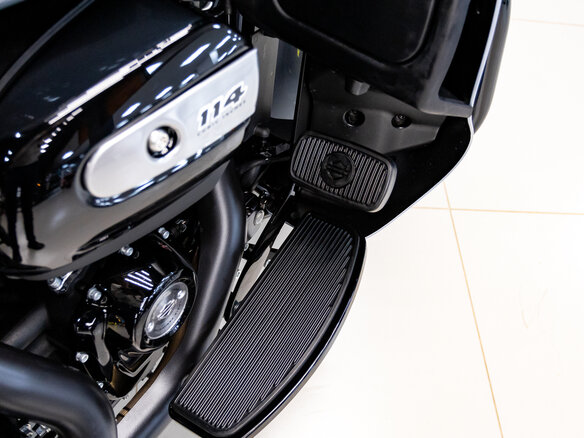 2023 Harley-Davidson Road Glide Limited, серебристый, 3150000 рублей - вид 22