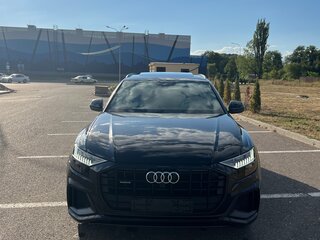 2020 Audi Q8 55 TFSI I (4M), чёрный, 6350000 рублей, вид 2